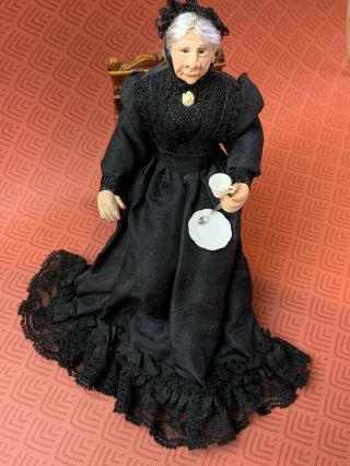 Vintage Miniature Dollhouse Uk Artisan Sculpted Elderly Lady Mourning Dress Tea