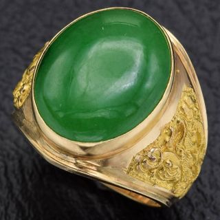 Vintage 18k Yellow Gold 12.  36 Ct Green Jade Oval Etched Cocktail Ring 17.  5g Sz 9