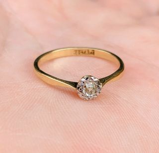 A Ladies Quality Vintage 18ct Gold & Diamond Solitaire Ring,  Circa 1950/60s