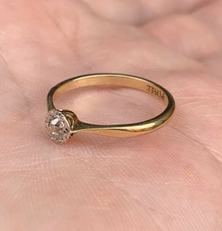 A LADIES QUALITY VINTAGE 18CT GOLD & DIAMOND SOLITAIRE RING,  CIRCA 1950/60s 3