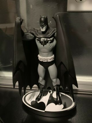 Batman Black & White Statue By Matt Wagner First Edition Dc Direct