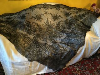 Large Mid 19th Century Black Chantilly Lace Shawl.