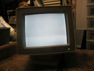 Vintage Ibm Personal Computer Pc Ps/2 Crt Monitor Model /type 8513001
