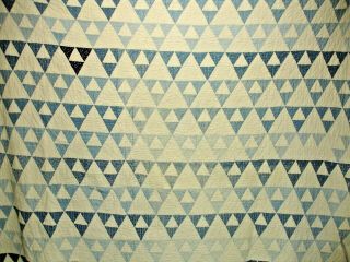 Q1,  Vintage Quilt,  Blue And White Arrow Design,  Hand Quilted,  70 X 74 In.