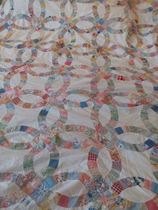 Lovely Vintage Wedding Ring Pattern Quilt Top Feed Sack Fabric