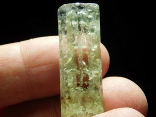 A 100 Natural Terminated HELIODOR Beryl Crystal From Brazil 35.  2ct e 2