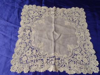 A Antique Handmade Brussels Bobbin Lace Handkerchief