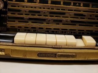 Vintage Grundig Majestic Multi - Band Tube - Radio Model 3035 W/3D/USA – lights up 3
