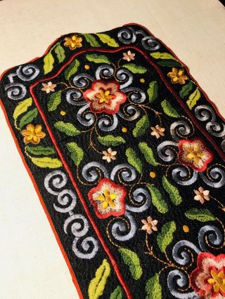 Vintage Crewel Embroidery Table Runner Felted Wool Flowers Leaves Old Gorgeous