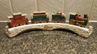 Hallmark Keepsake Ornament Claus & Co Railroad Train Track Display W/4 Cars 1991