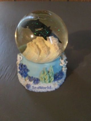 Vintage Sea World Orca Snow Globe