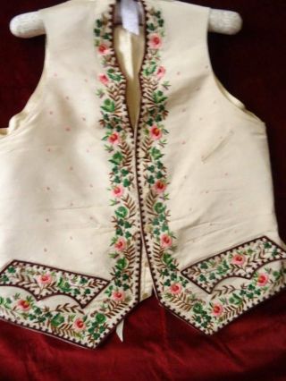 Stunning Early 19th Century Georgian Hand Embroidered On Silk Waistcoat (b)