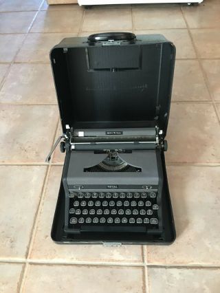 Vintage Royal Quiet De Luxe Typewriter With Case 1950s