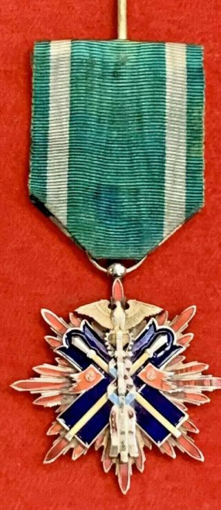 WWII Imperial Japanese Order of the Golden Kite 5th Class Silver Medal 2