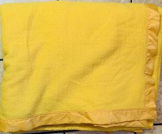 Vintage Faribo Wool Blanket Queen Blanket.  Yellow W/satin Trim 1950 