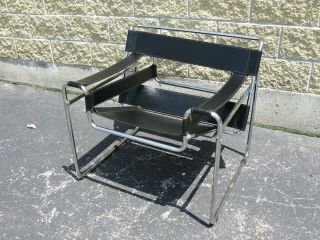 Vintage Wassily Leather Chair - Mid - Century Modern (black) European Art
