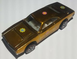 Hot Wheels Custom Dodge Charger Honey Gold 1969 Redline