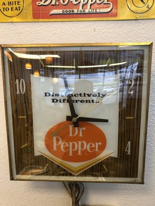 Old Dr.  Pepper Light - Up Wall Pam Clock Soda Pop