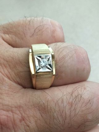 Mens 14k Solid Gold Diamond Solitaire Ring Size.  9.  5