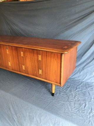 Vintage Mid Century Modern Lane ACCLAIM Footed Chest Or Coffee Table 2