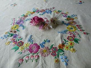 Vintage Hand Embroidered Tablecloth - Stunning Flower Circle & Little Posies