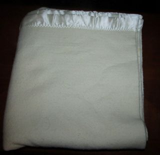 Vintage 100 Wool Cream Blanket With 2.  5 Nylon Binding Queen Or King 88x94