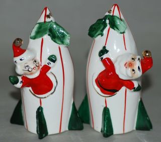 Vintage Holt Howard Santa & Mrs.  Claus In Rockets Ceramic Salt & Pepper Shakers