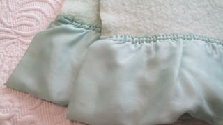 Vintage Faribo 100 Wool Blanket w/ Satin Trim Green 56 
