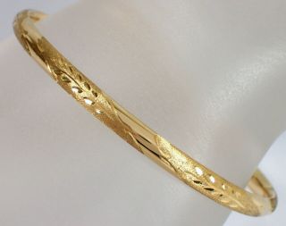 Vtg Mi Designer 6g Solid 18k Yellow Gold Etched 5mm Hinged Bangle Bracelet