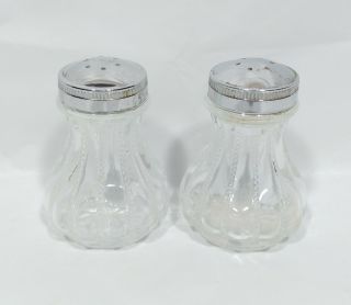 Vintage Clear Glass Silver Metal Top Salt And Pepper Shakers