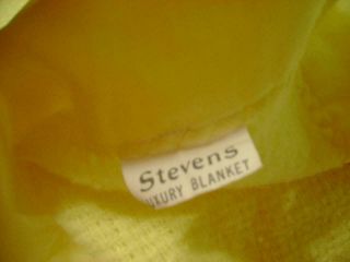 VTG J.  P.  STEVENS LIGHTWEIGHT YELLOW ACRYLIC WOVEN THERMAL Blanket KING USA Made 3