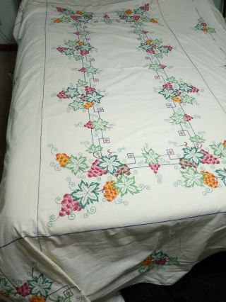 Vintage Hand Embroidered Cream Linen Tablecloth Cross Stitch Berries 12 Napkins