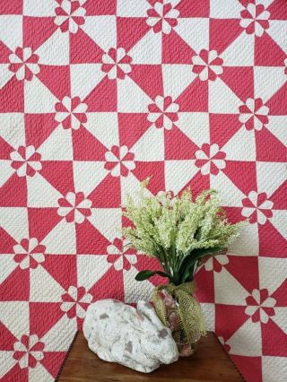 Glorious Finely Quilted Vintage 30s Pink & White Hearts & Gizzards Quilt 78x77