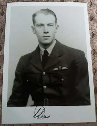Wwii Raf Battle Of Britain Spitfire Fighter Ace W/c Bob Doe Dso Dfc Signed
