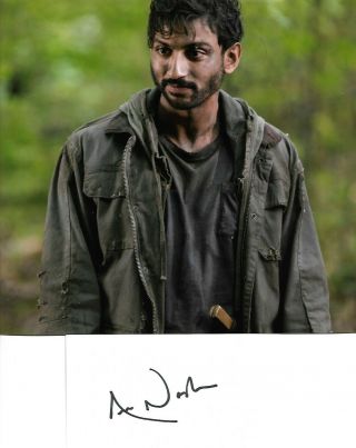Avi Nash - Siddiq In " The Walking Dead " Signed Card,  8 X 10 Pic