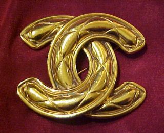 Estate Vintage Auth Iconic Quilted Chanel Lg Golden Brooch Pin Made In France