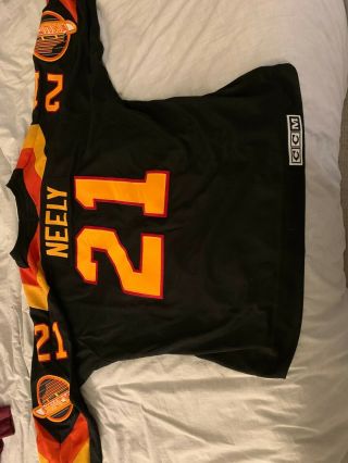Cam Neely Vancouver Canucks 1985 Ccm Vintage Throwback Away Nhl Hockey Jersey Xl