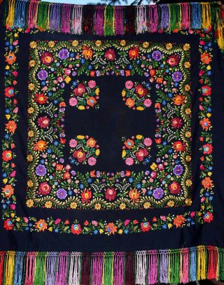 Rare Giant Hungarian Antique Hand Embroidered Silk Matyo Tablecloth 140cm 55.  12 "