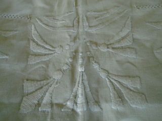 LARGE ANTIQUE HAND EMBROIDERED IRISH LINEN TOP SHEET 3