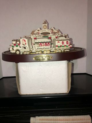 Stunning 2002 Avon Holiday Express Porcelain Christmas Train Sound And Motion