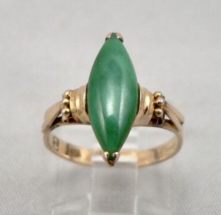 Vintage 18k Yellow Gold Green Jadeite Jade Cabochon Ring 2.  4 Grams Size 6