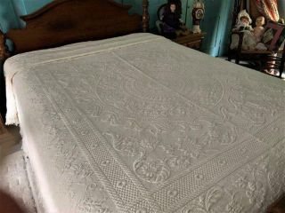 Vintage Bates Queen Elizabeth Bedspread White Matelasse 101x120