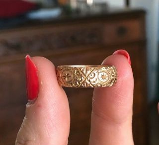 Antique Victorian English 9 Ct Gold Wedding Ring (circa 1899)