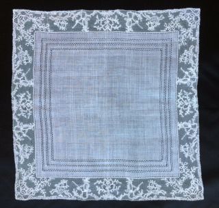 Mechlin Bobbin Lace Handkerchief.  Handmade Late 19th/early 20th Century