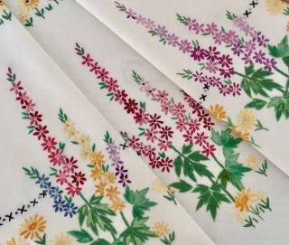 Vintage Stunning Hand Embroidered Linen Tablecloth English Country Garden Flower