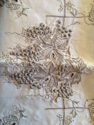Gorgeous Lavishly Embroidered Vintage Linen Table - Runner (e)