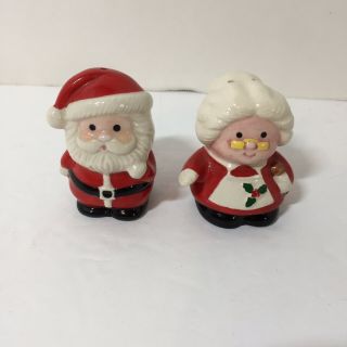 Santa And Mrs Claus Salt And Pepper Shakers Enesco 2.  5 "