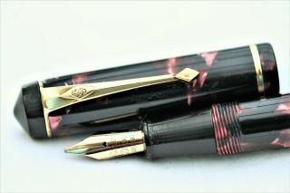 Vintage - The Conway Stewart 286 - Fountain Pen - C1948 - Gold Fill Trim