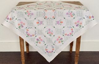 Vintage Stunning Hand Embroidered Linen Tablecloth Country Garden Flowers Tulips