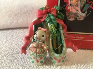 Christmas Ornament Enesco To The Point Mouse Needle Inside Ballerina Slippers